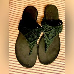 Black macramé thong sandals